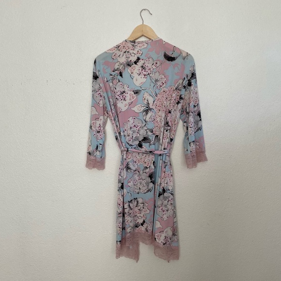 Peter Alexander Silky Floral Robe - Picture 8 of 16